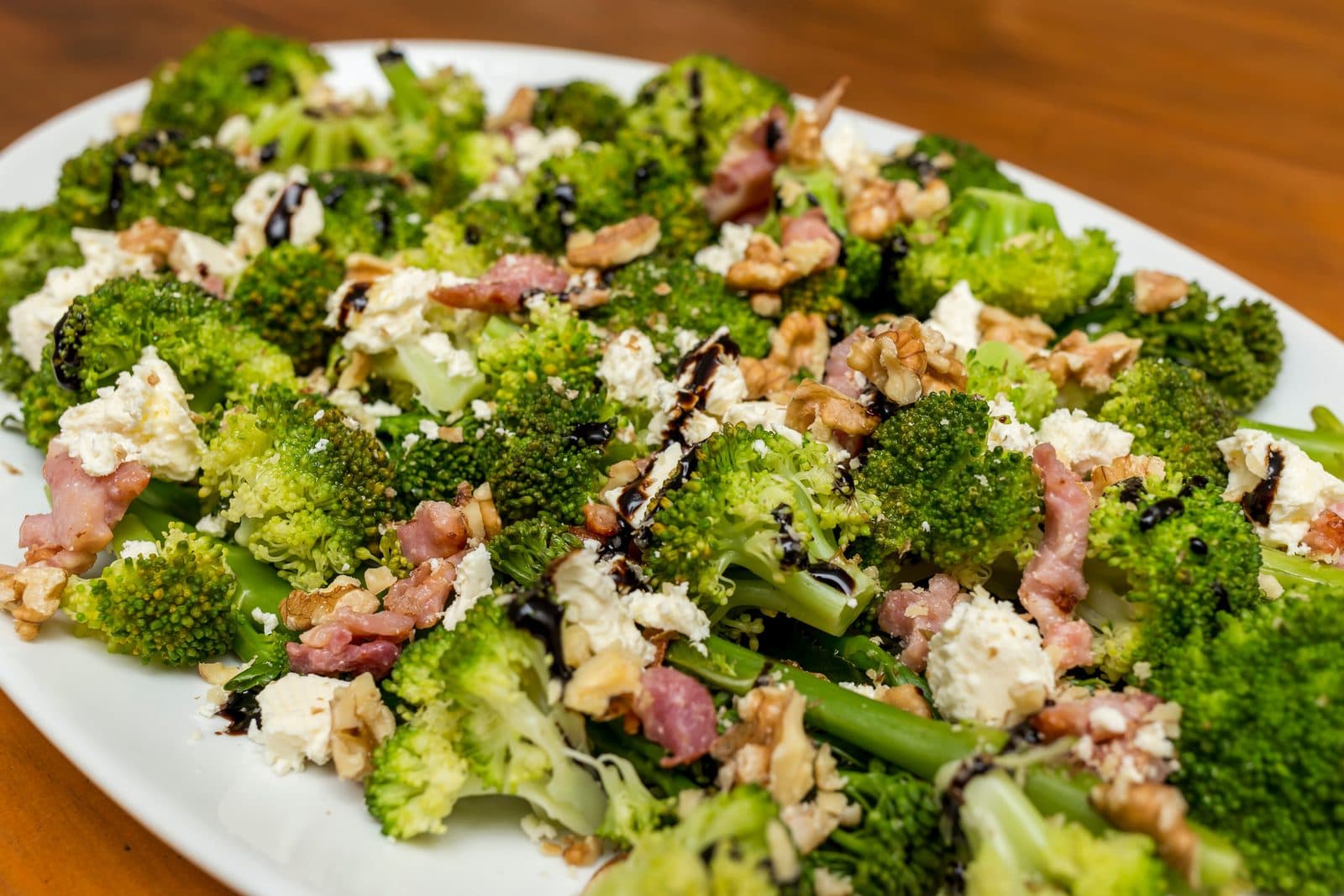 BROCCOLISALAT MED BACON